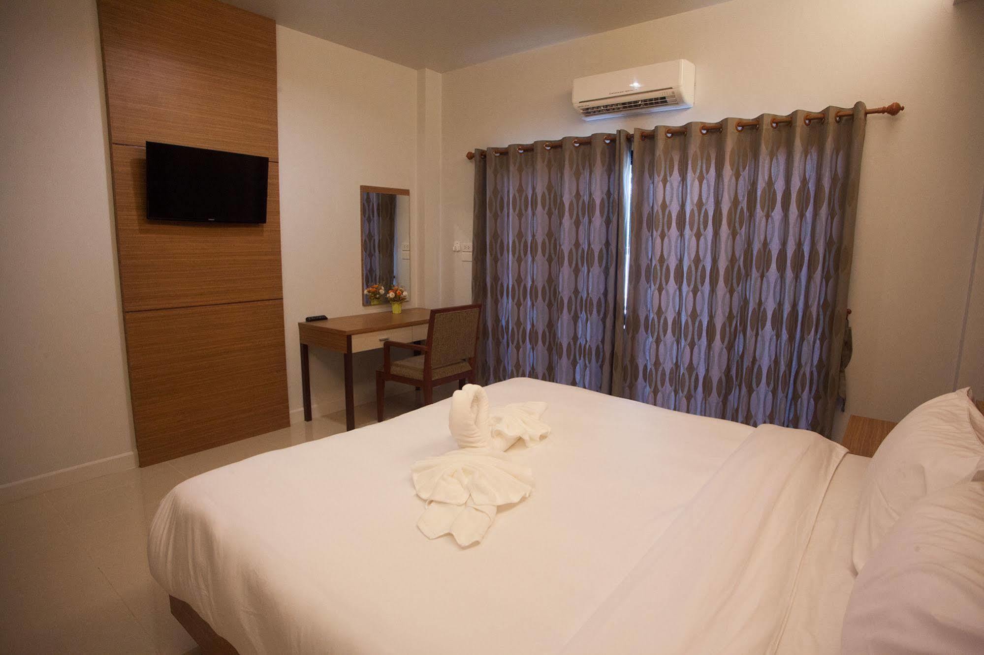 Morage Hotel Пхитсанулок Экстерьер фото