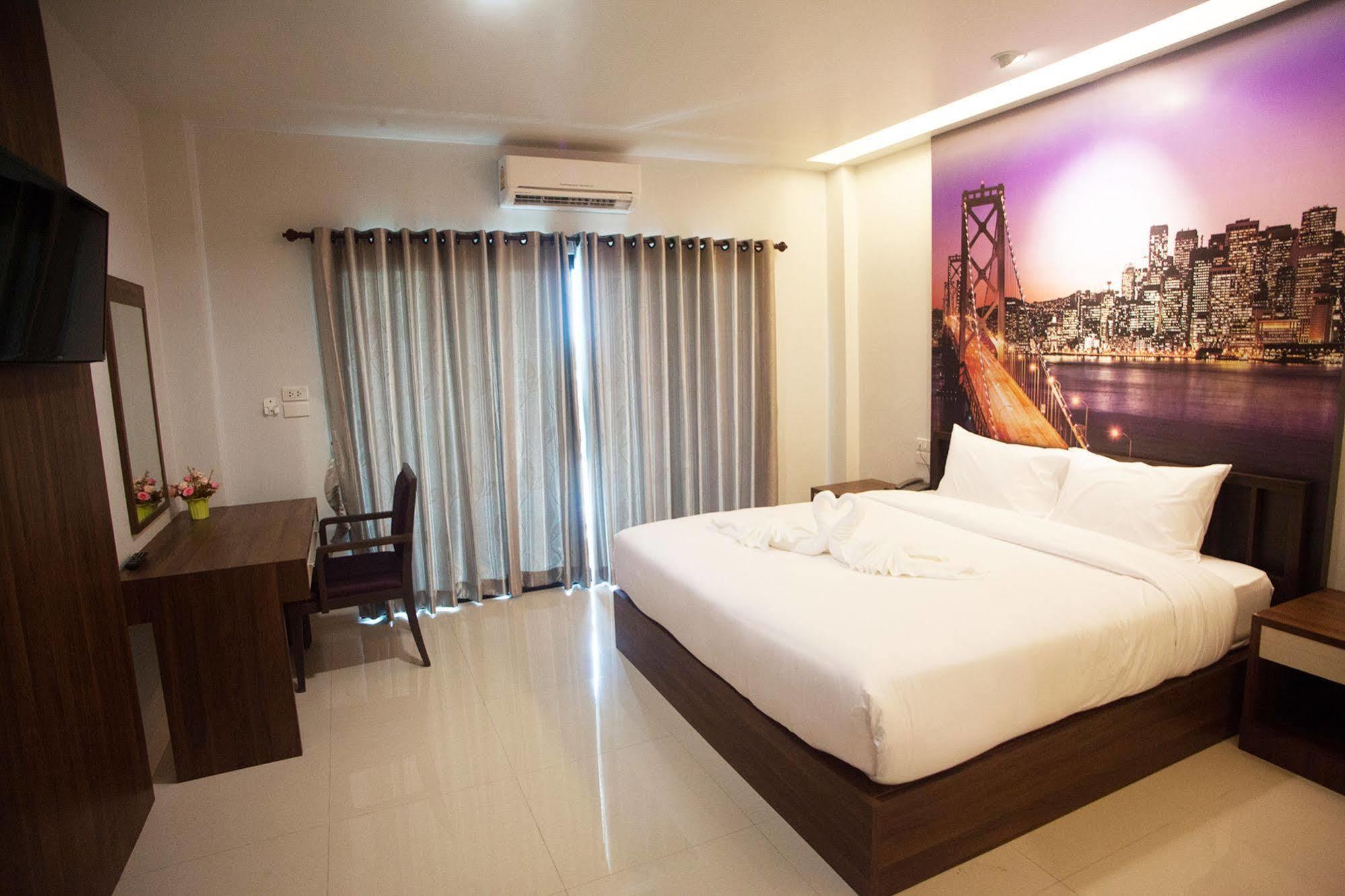 Morage Hotel Пхитсанулок Экстерьер фото