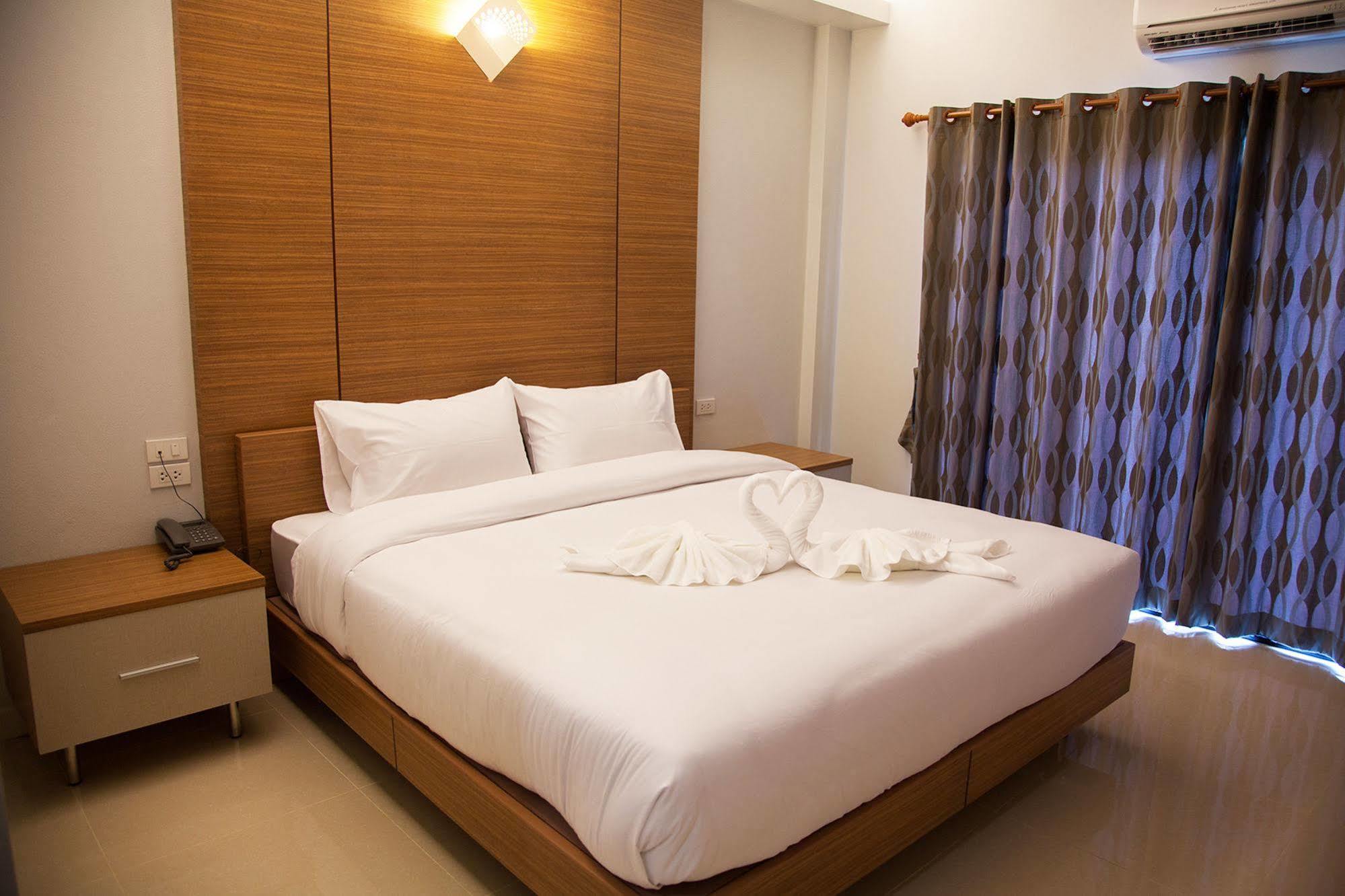 Morage Hotel Пхитсанулок Экстерьер фото