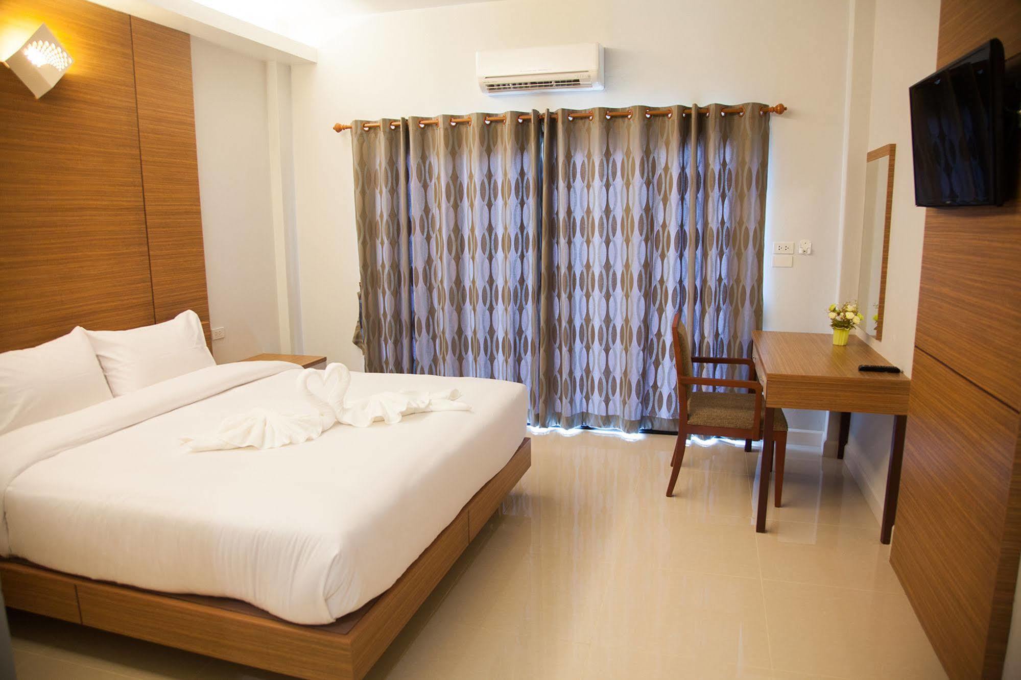 Morage Hotel Пхитсанулок Экстерьер фото