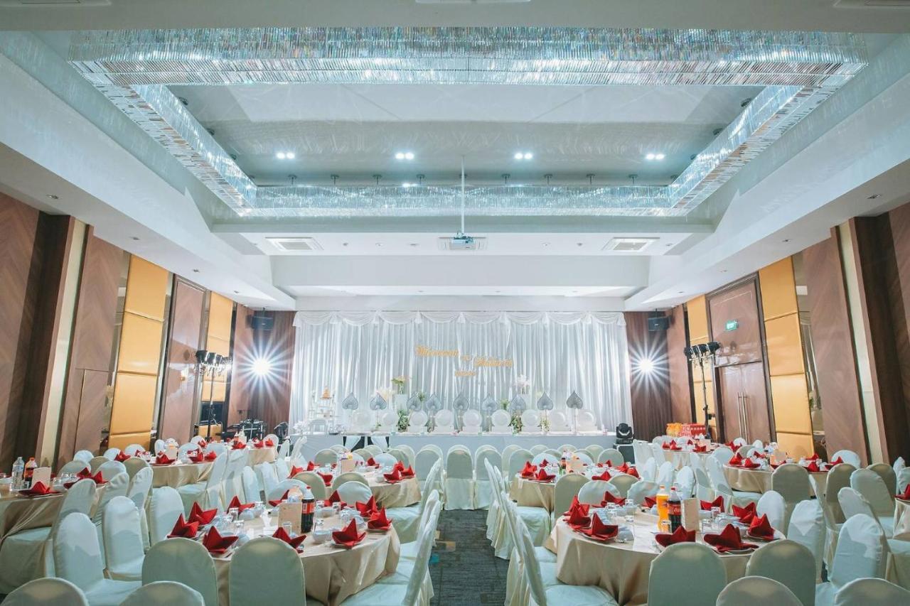 Morage Hotel Пхитсанулок Экстерьер фото